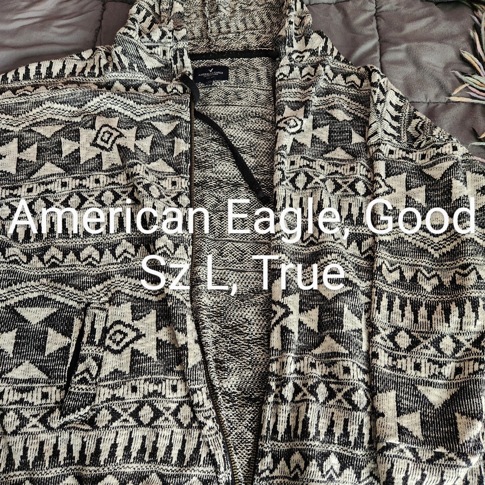 American Eagle Outfitters Black and White Zip Up Sweater